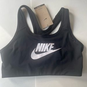 women’s black nike sports bra